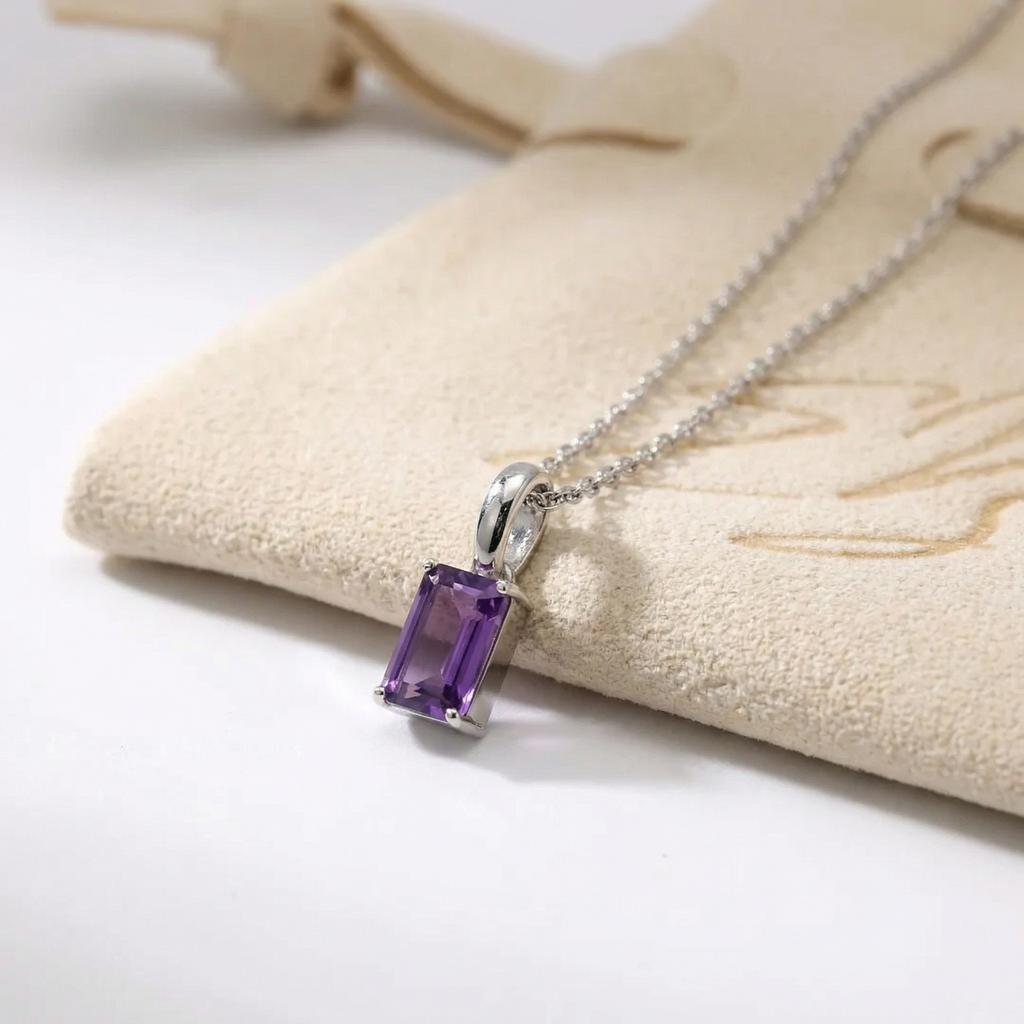 Zilveren collier met Amethist hanger