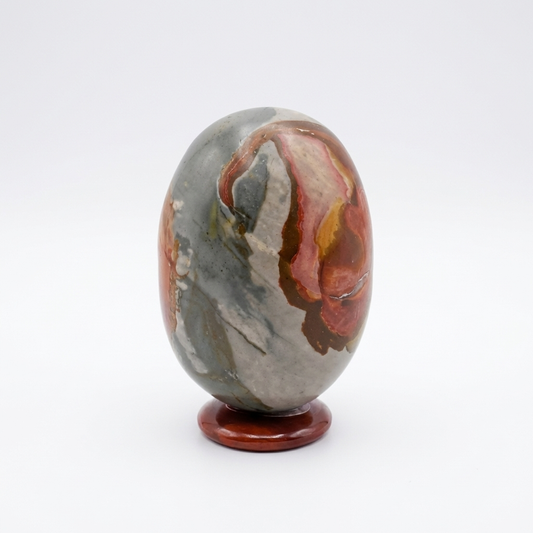 Polychroom Jaspis op Carneool sculptuur