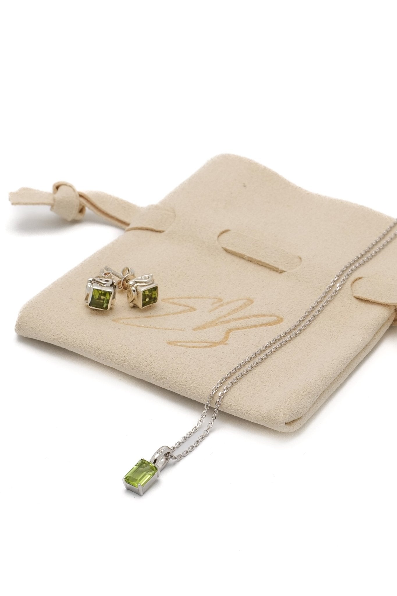 Zilveren sieradenset collier met hanger en oorstekers Peridoot | Energiebazen